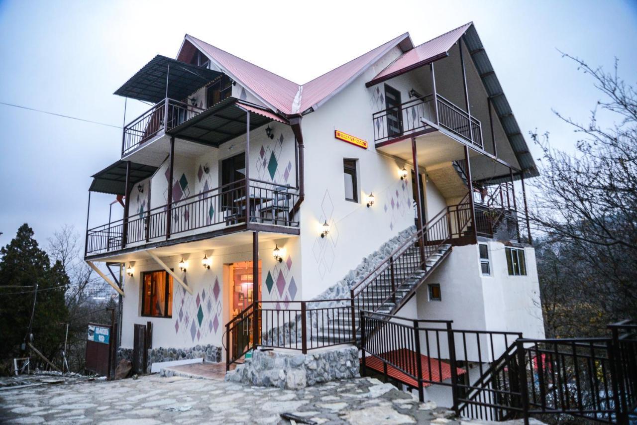 Paxlava Guesthouse & Restaurant Дилиян Екстериор снимка