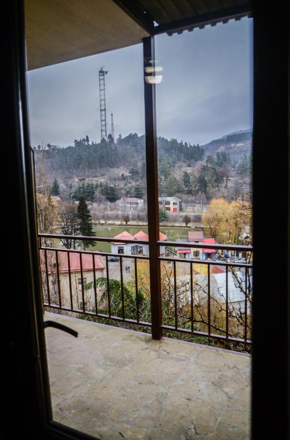 Paxlava Guesthouse & Restaurant Дилиян Екстериор снимка