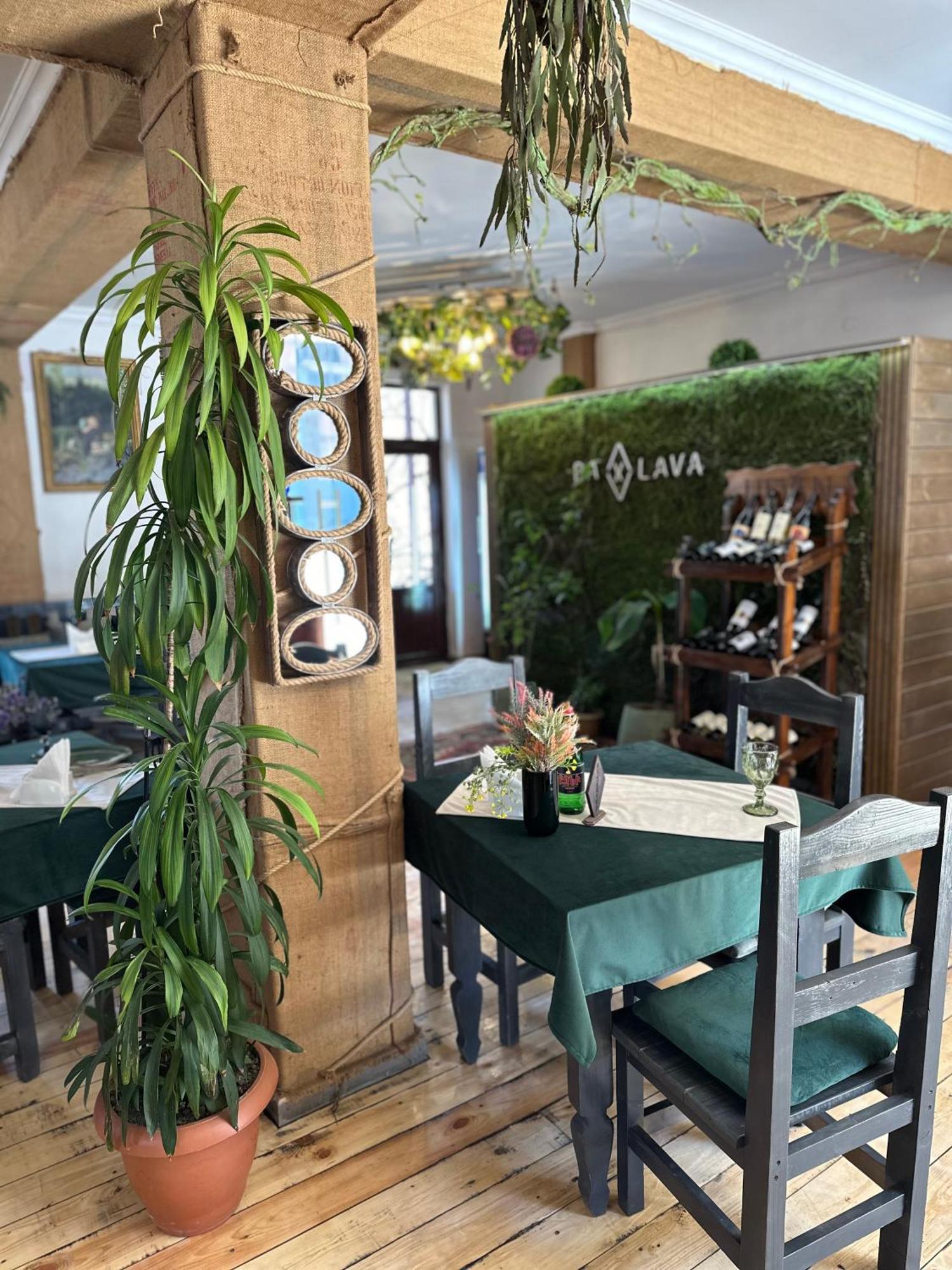 Paxlava Guesthouse & Restaurant Дилиян Екстериор снимка
