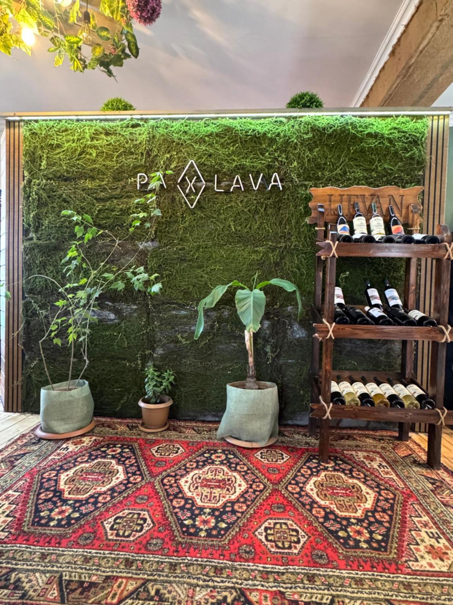 Paxlava Guesthouse & Restaurant Дилиян Екстериор снимка