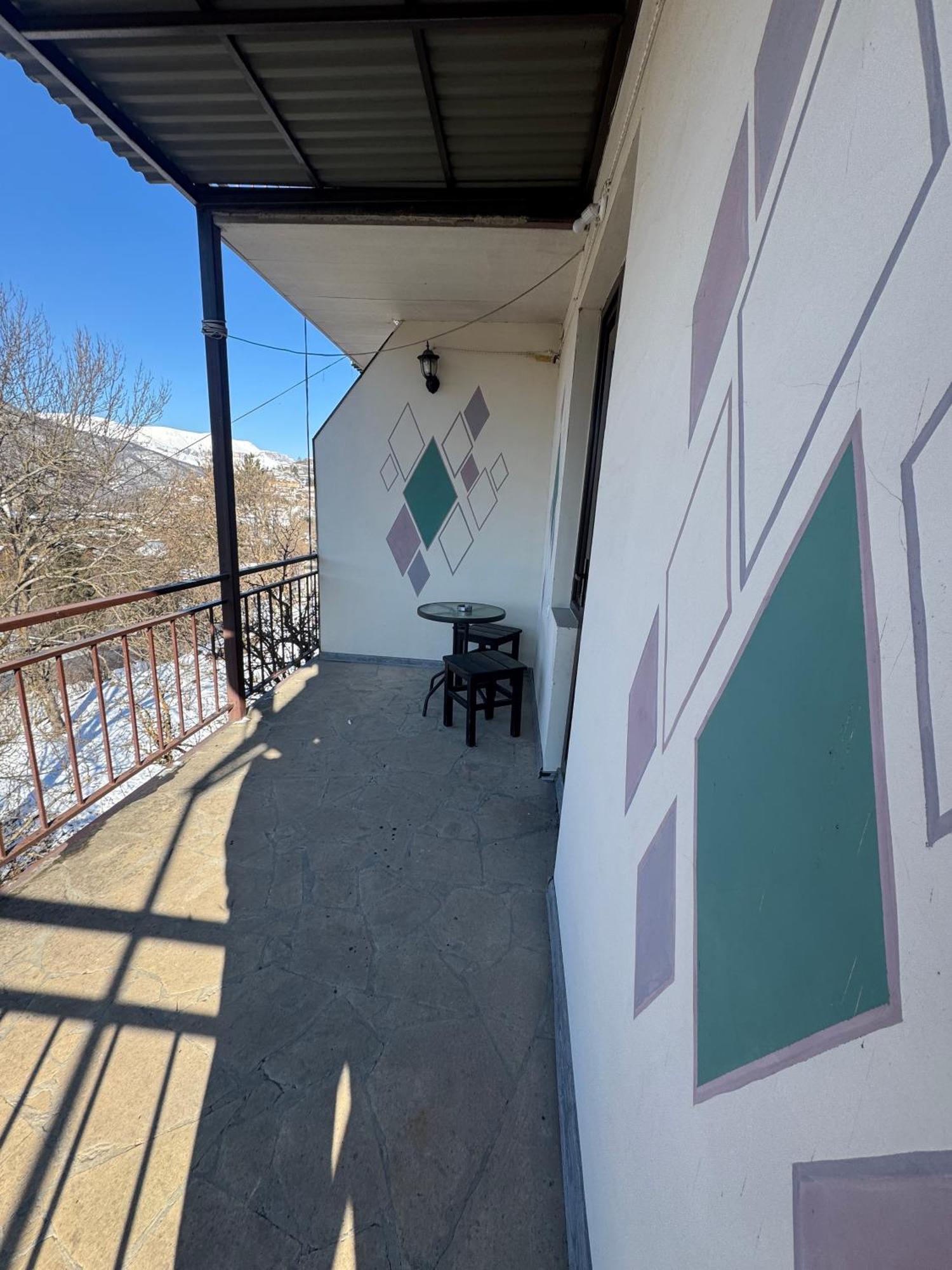 Paxlava Guesthouse & Restaurant Дилиян Екстериор снимка