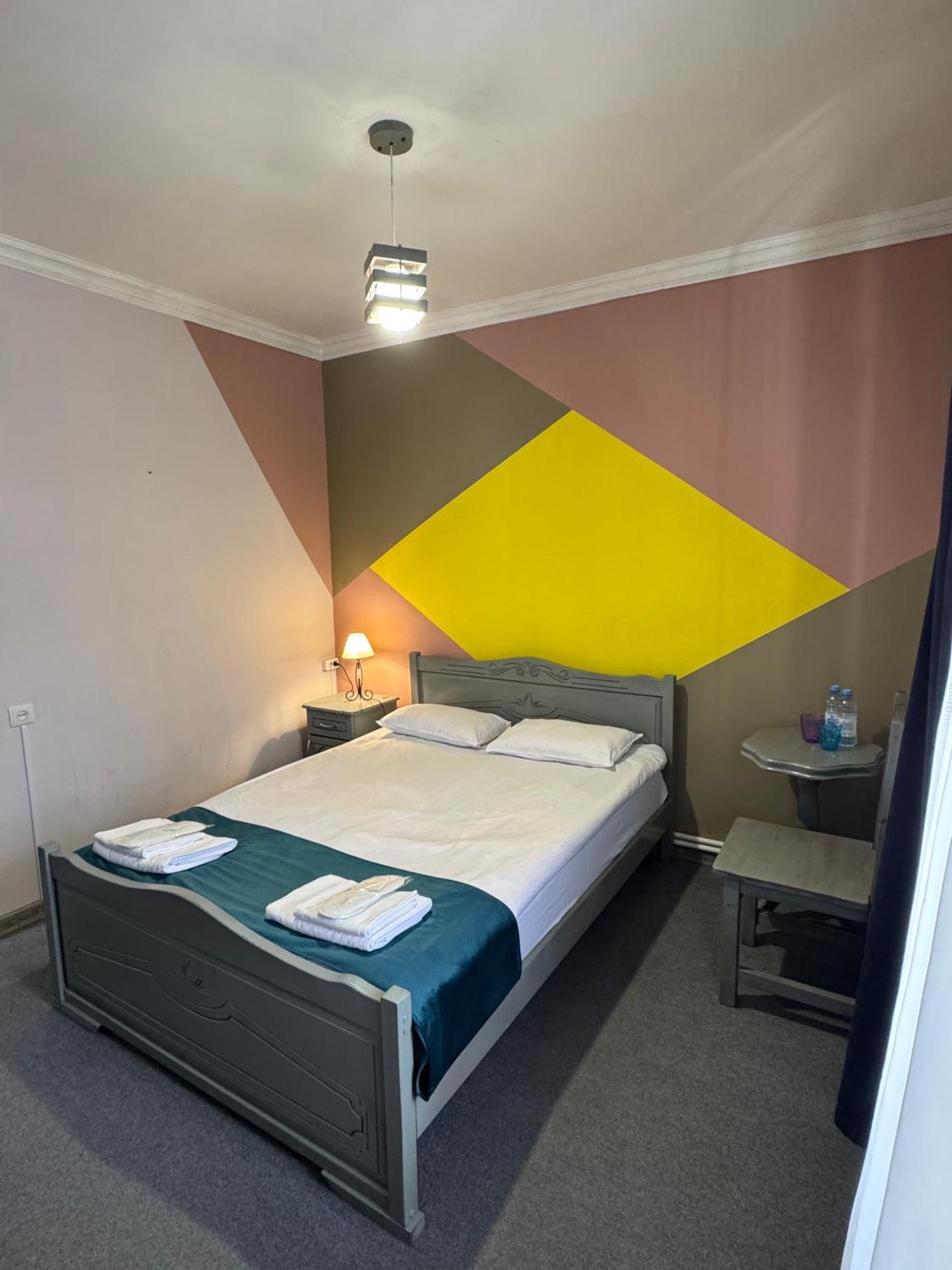 Paxlava Guesthouse & Restaurant Дилиян Екстериор снимка