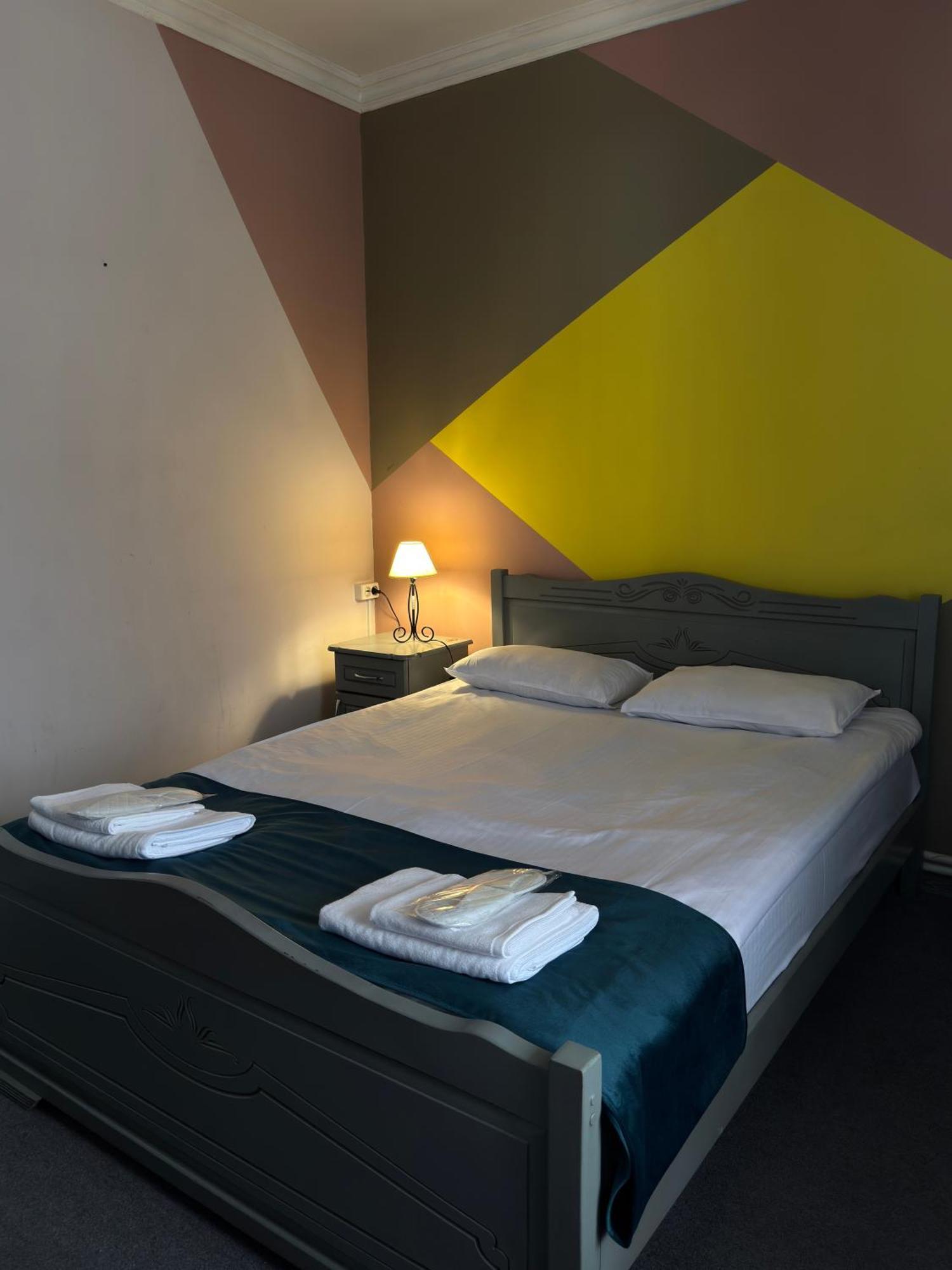 Paxlava Guesthouse & Restaurant Дилиян Екстериор снимка