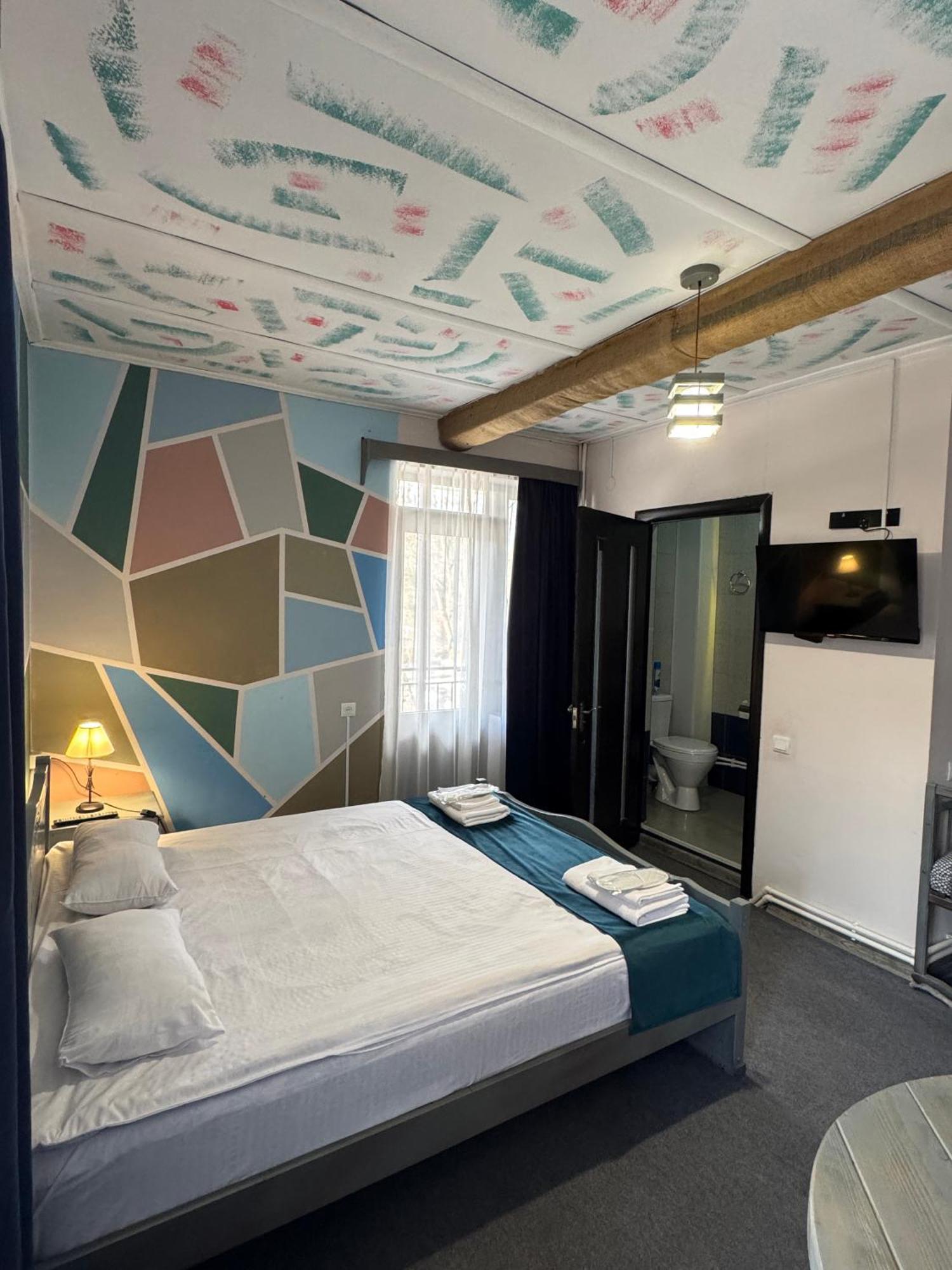 Paxlava Guesthouse & Restaurant Дилиян Екстериор снимка