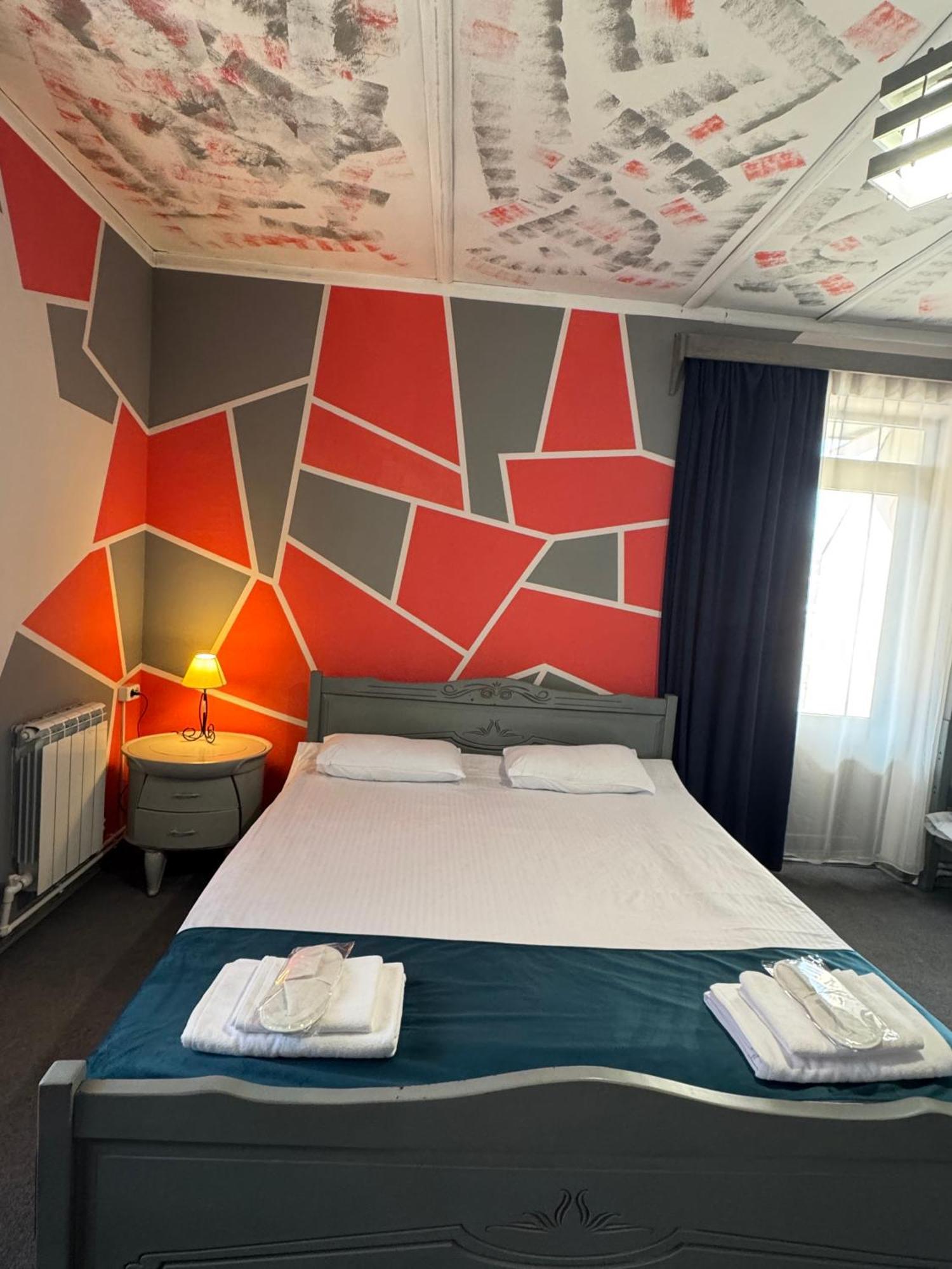 Paxlava Guesthouse & Restaurant Дилиян Екстериор снимка